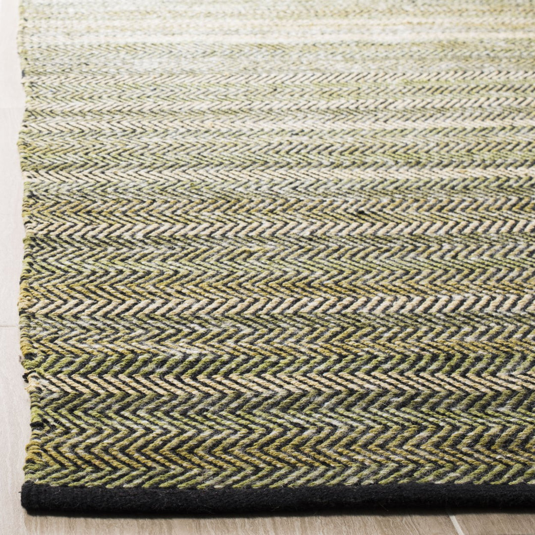 SAFAVIEH Striped Kilim STK421B Handwoven Green Rug Image 3