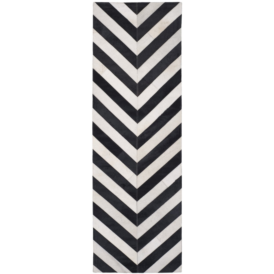 SAFAVIEH Studio Leather STL122A White / Black Rug Image 3