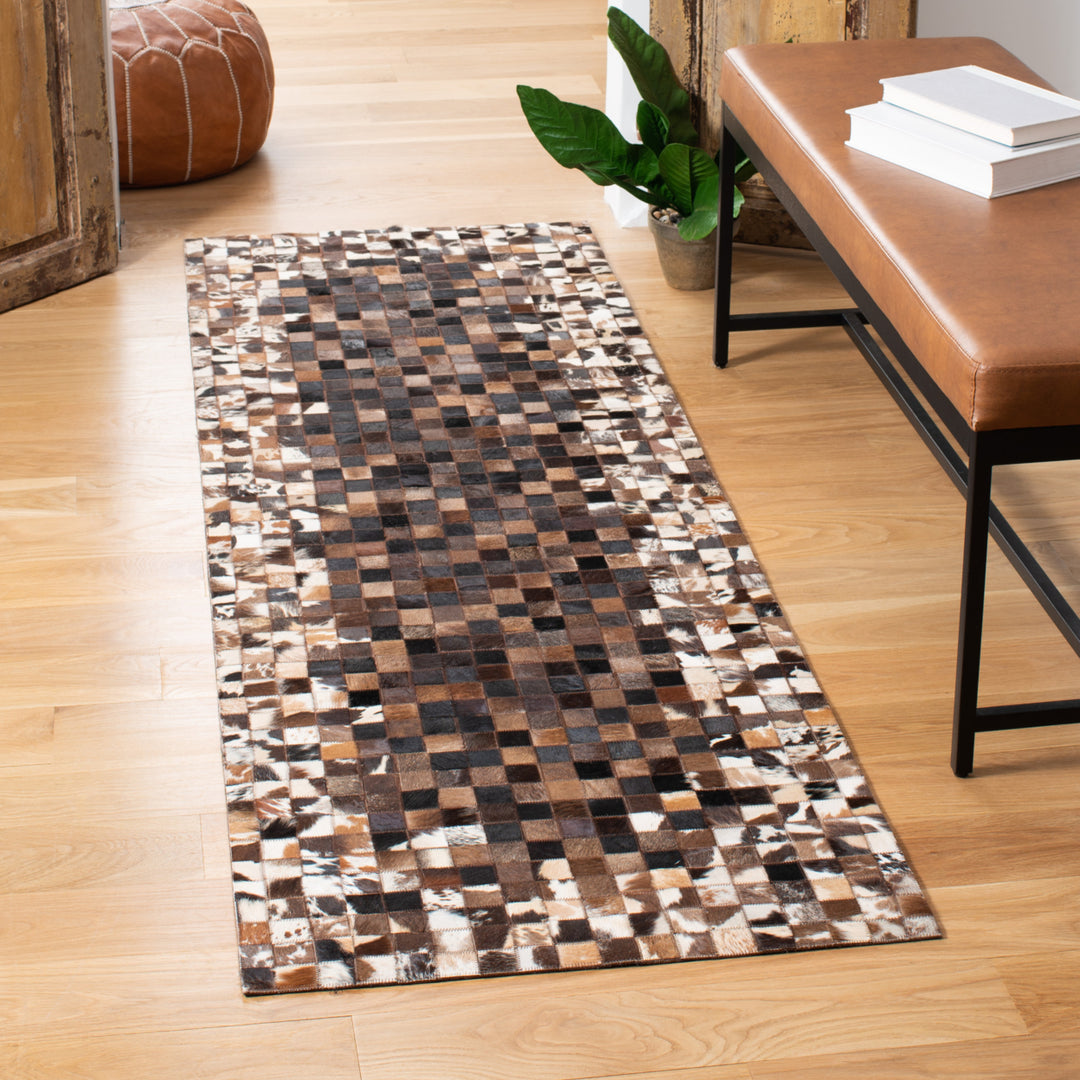 SAFAVIEH Studio Leather STL803B Beige / Brown Rug Image 2