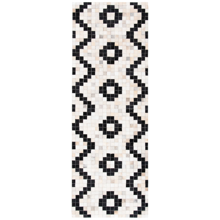 SAFAVIEH Studio Leather STL811A Ivory / Black Rug Image 3