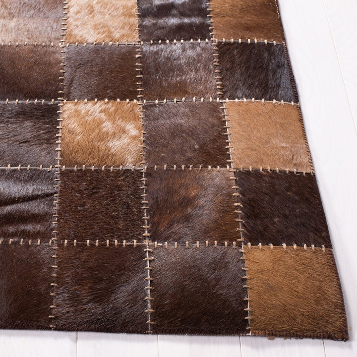 SAFAVIEH Studio Leather STL815T Brown / Beige Rug Image 4