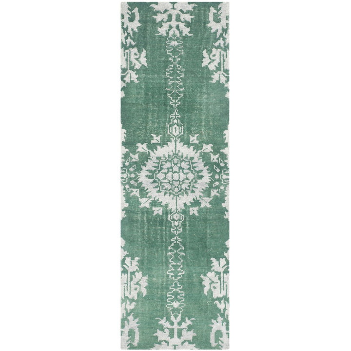 SAFAVIEH Stone Wash STW235D Hand-knotted Emerald Rug Image 3