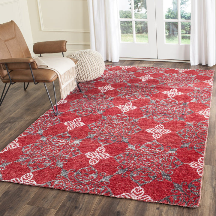 SAFAVIEH Stone Wash STW243A Hand-knotted Red / Ivory Rug Image 1