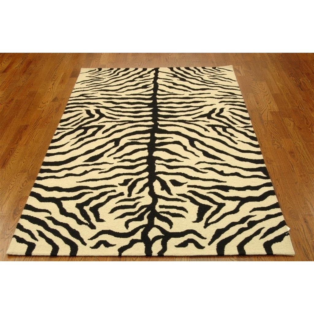 SAFAVIEH Sumak SUM540A Handmade Ivory / Black Rug Image 1