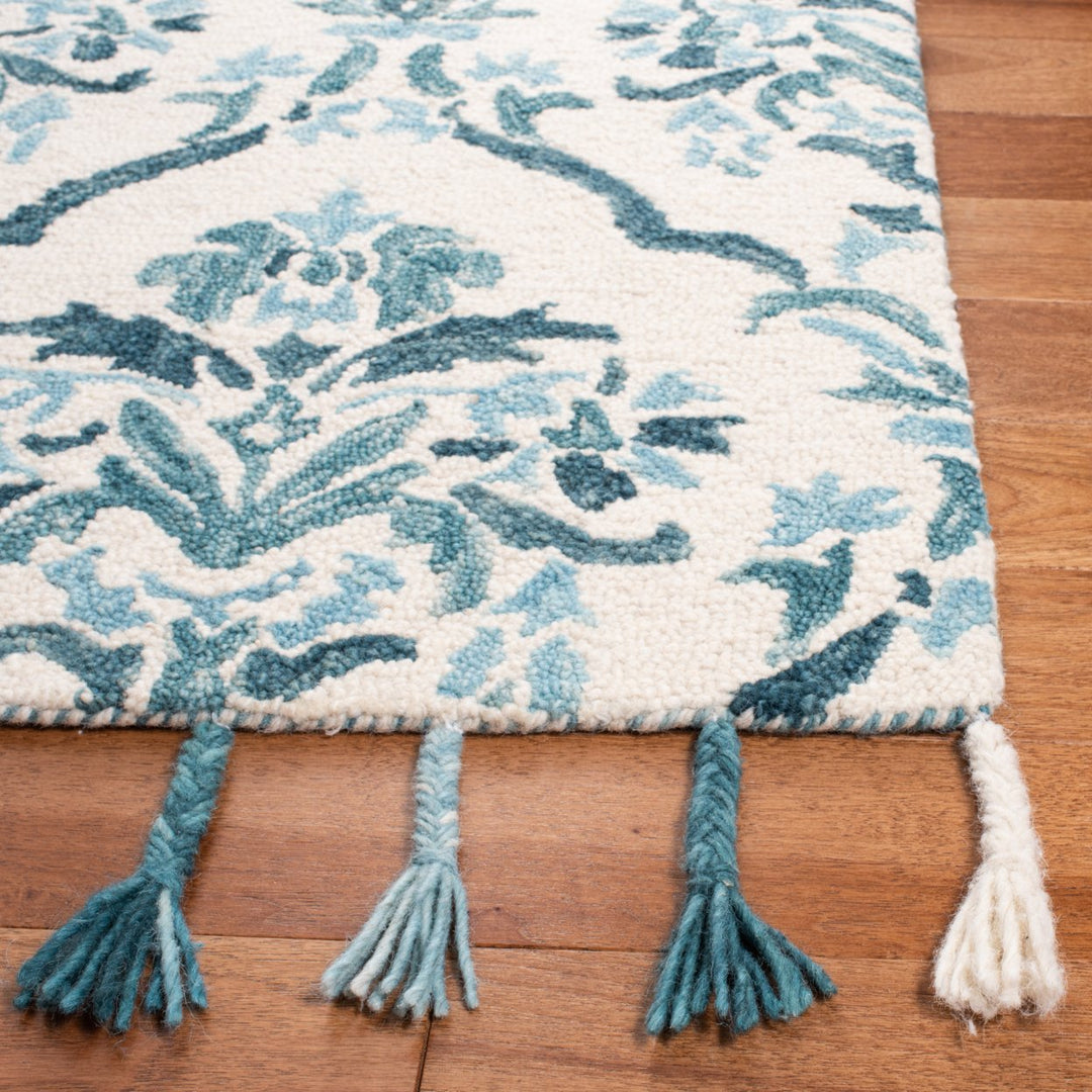 SAFAVIEH Suzani SZN205A Hand-hooked Ivory /Turquoise Rug Image 4