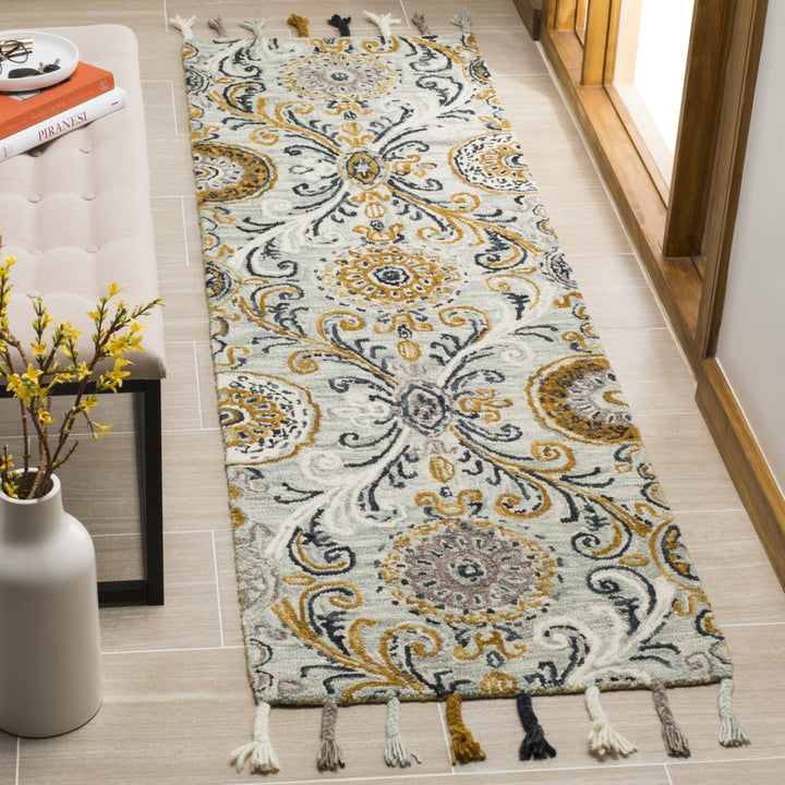 SAFAVIEH Suzani SZN209A Light Green / Ivory Rug Image 2