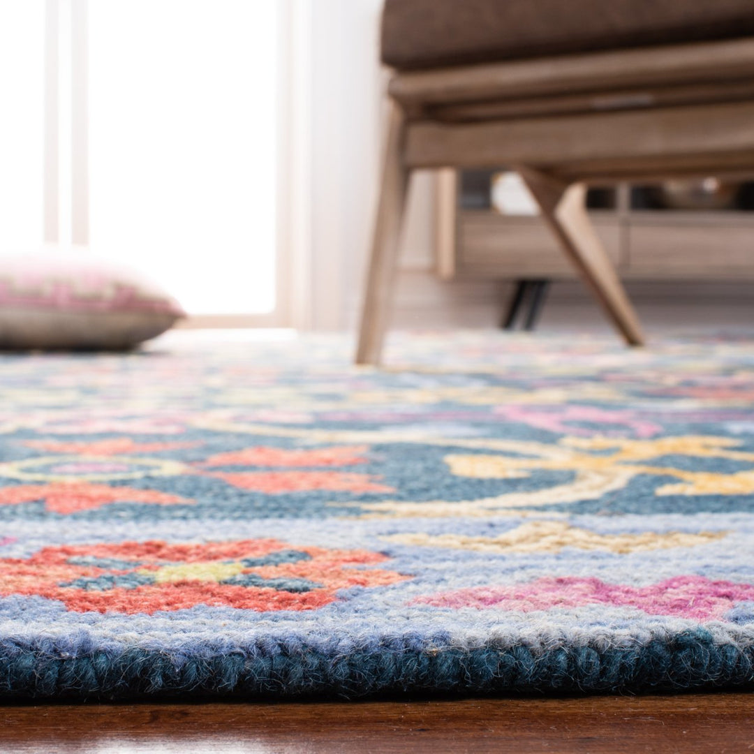 SAFAVIEH Suzani SZN310A Hand-hooked Blue / Multi Rug Image 5