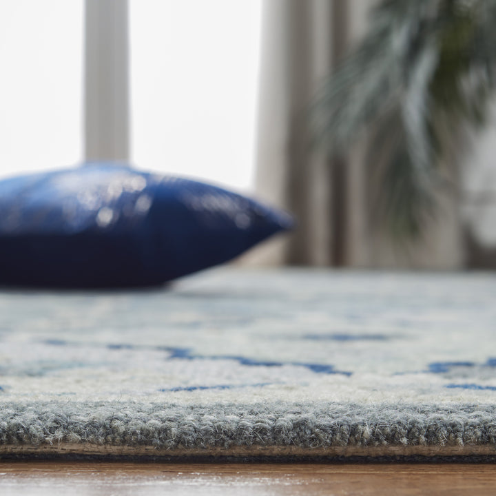 SAFAVIEH Suzani SZN501M Handmade Blue / Grey Rug Image 8