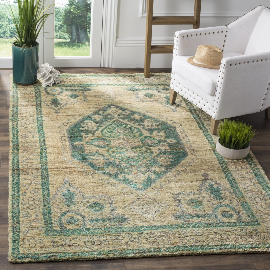 SAFAVIEH Tangier TGR606A Hand-knotted Beige / Emerald Rug Image 1