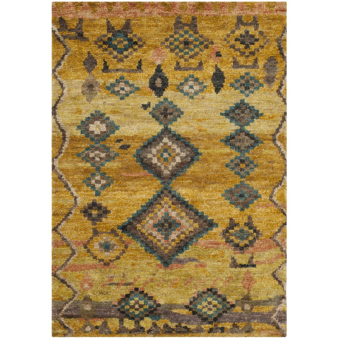 SAFAVIEH Tangier Collection TGR652A Hand-knotted Gold Rug Image 1