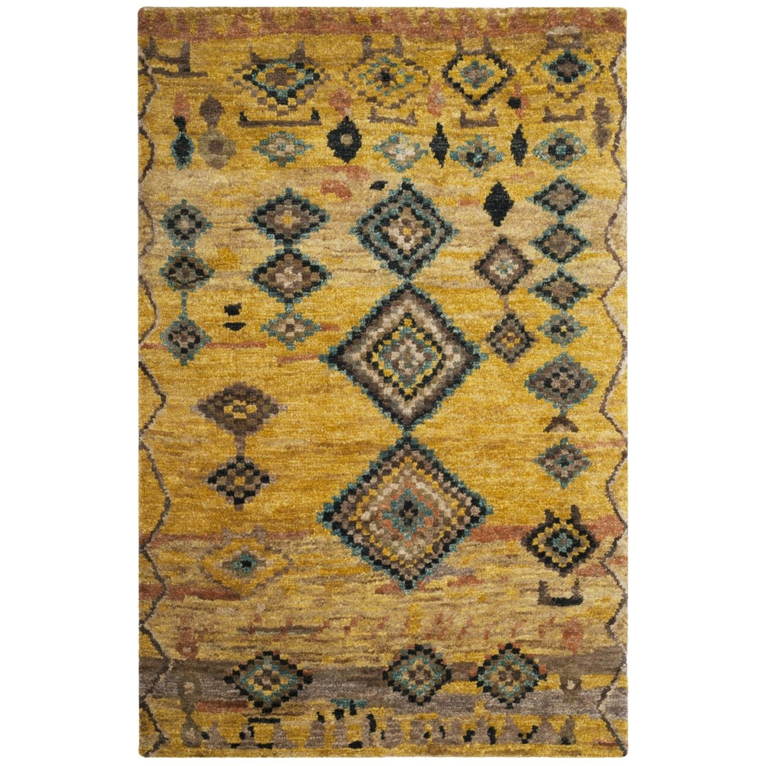 SAFAVIEH Tangier Collection TGR652A Hand-knotted Gold Rug Image 4
