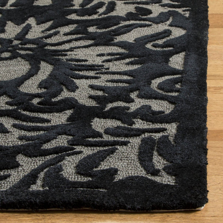 SAFAVIEH Total Performance TLP714G Hand-hooked Black Rug Image 4