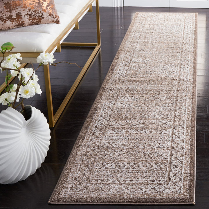 SAFAVIEH Toscana Collection TOS658A Ivory / Brown Rug Image 3