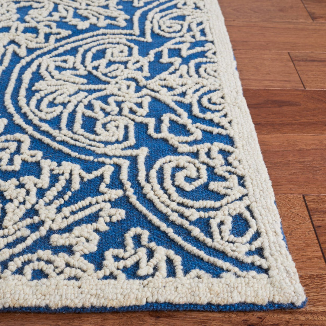 SAFAVIEH Trace TRC101B Handmade Blue / Ivory Rug Image 10