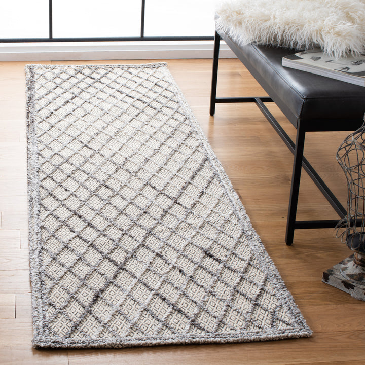 SAFAVIEH Trace TRC204F Handmade Grey / Ivory Rug Image 3