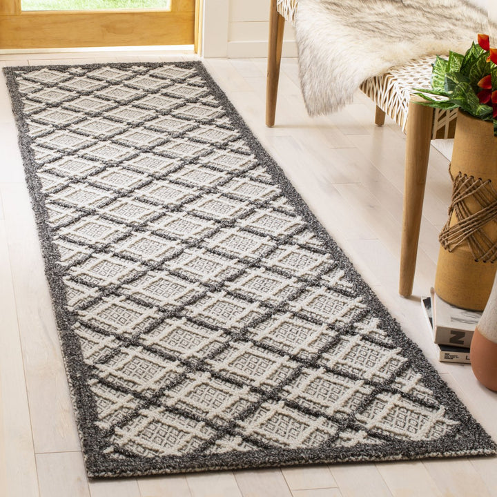 SAFAVIEH Trace TRC251G Dark Grey / Light Grey Rug Image 9