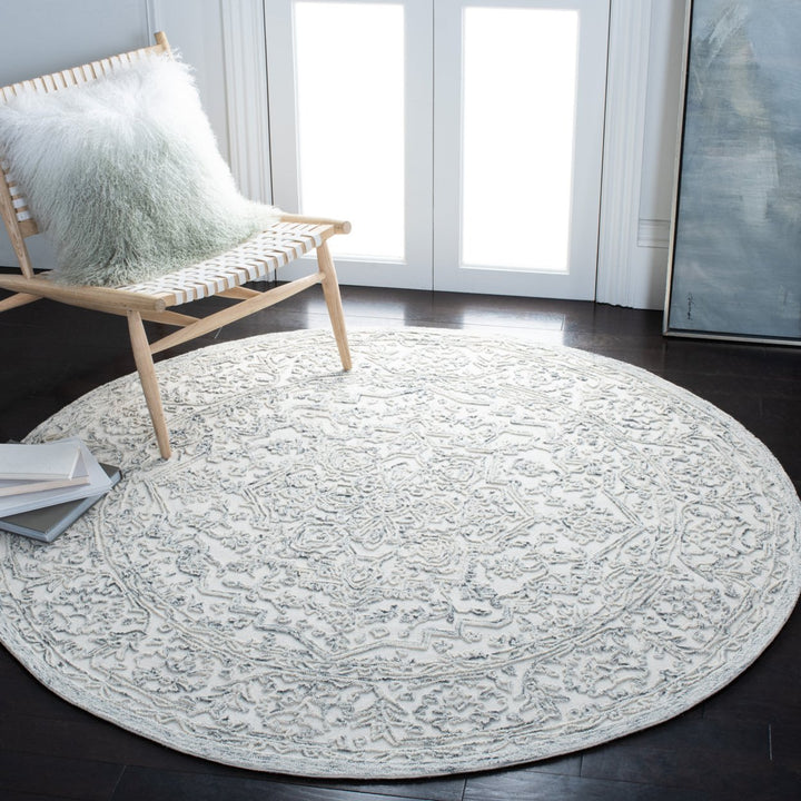 SAFAVIEH Trace TRC302H Handmade Ivory / Charcoal Rug Image 2