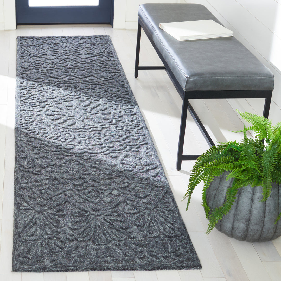 SAFAVIEH Trace Collection TRC601H Dark Grey Rug Image 3