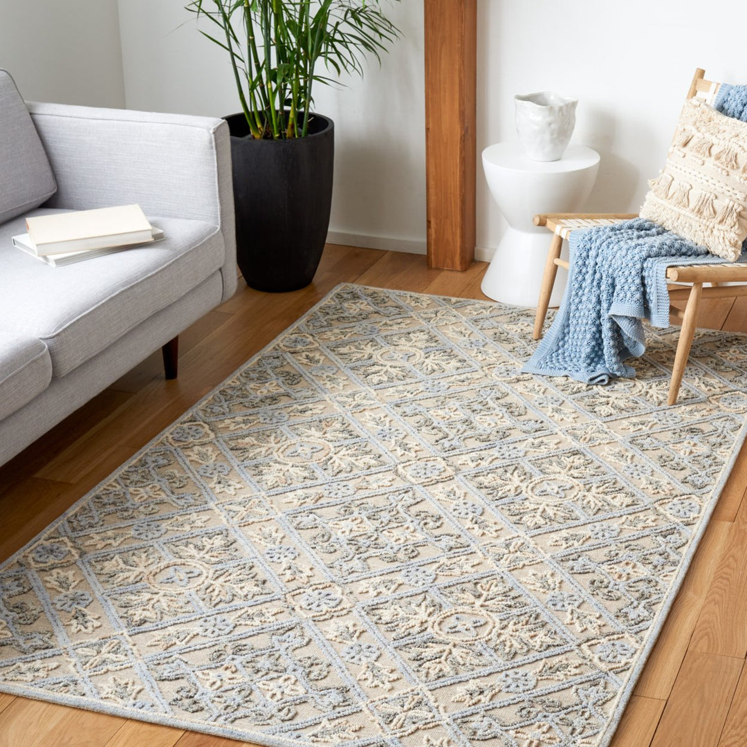 SAFAVIEH Trace TRC802B Handmade Beige / Silver Rug Image 1