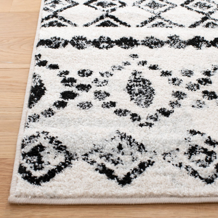 SAFAVIEH Tulum Collection TUL240B Ivory / Black Rug Image 3