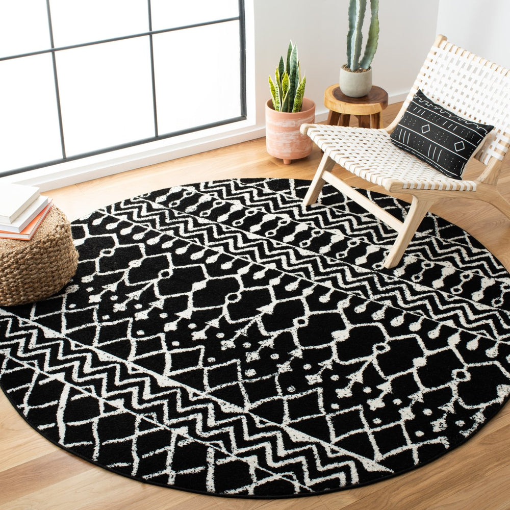 SAFAVIEH Tulum Collection TUL270Z Black / Ivory Rug Image 2