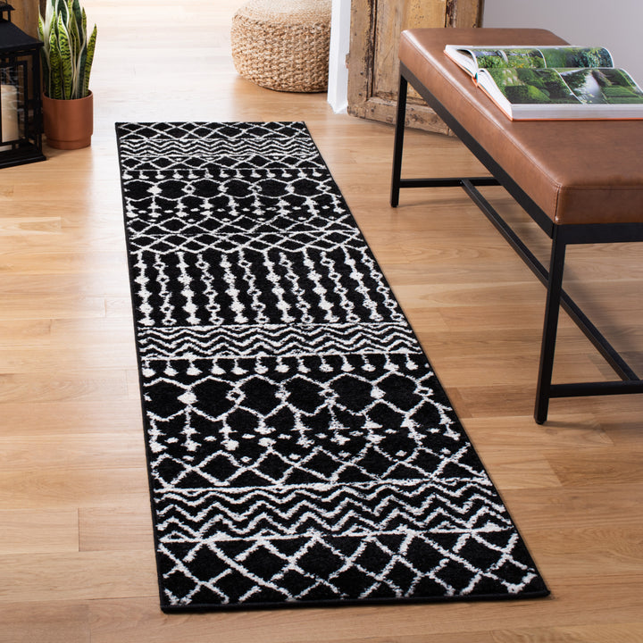 SAFAVIEH Tulum Collection TUL270Z Black / Ivory Rug Image 3