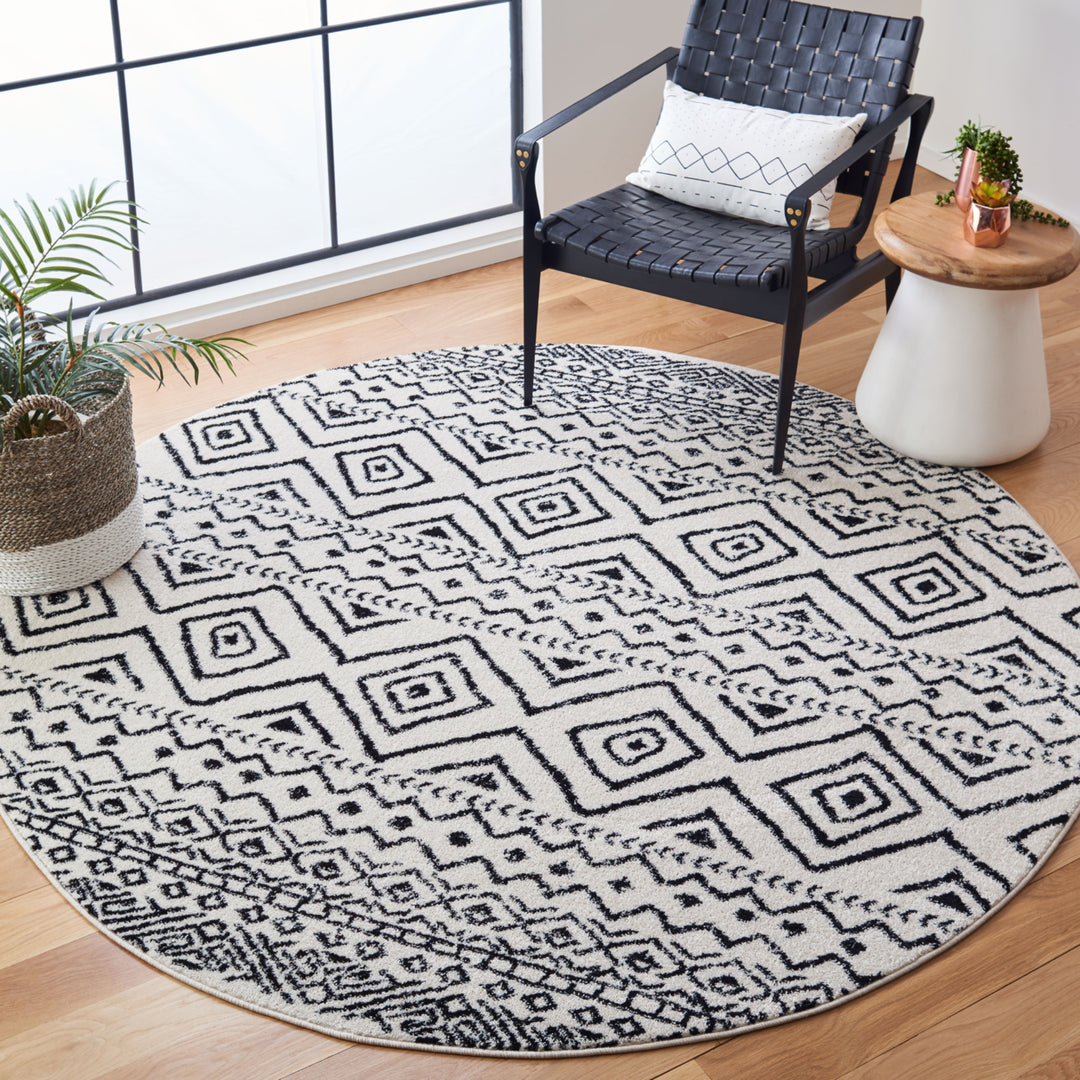 SAFAVIEH Tulum Collection TUL267D Ivory / Black Rug Image 2