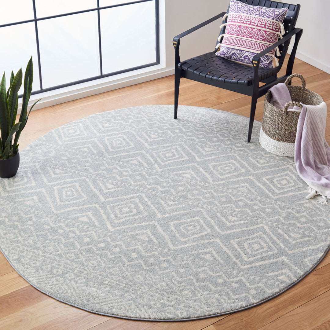 SAFAVIEH Tulum Collection TUL267F Light Grey / Ivory Rug Image 2