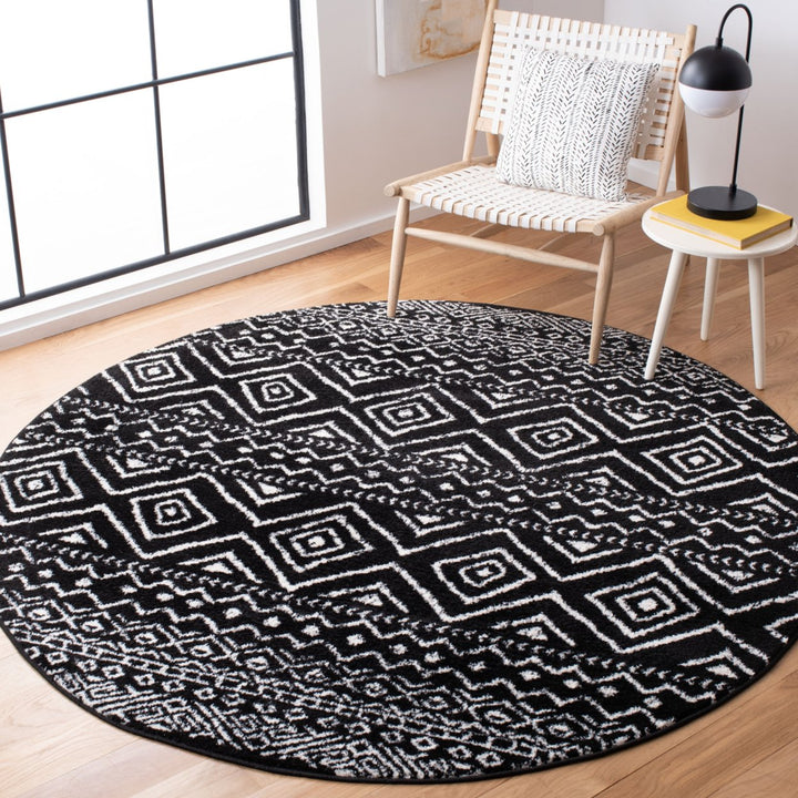 SAFAVIEH Tulum Collection TUL267Z Black / Ivory Rug Image 2