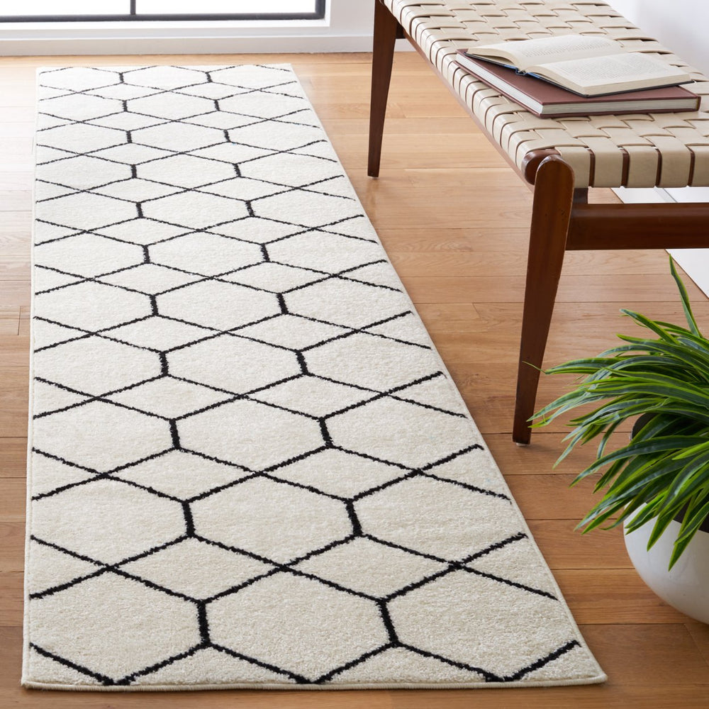 SAFAVIEH Tulum Collection TUL608A Ivory / Black Rug Image 2