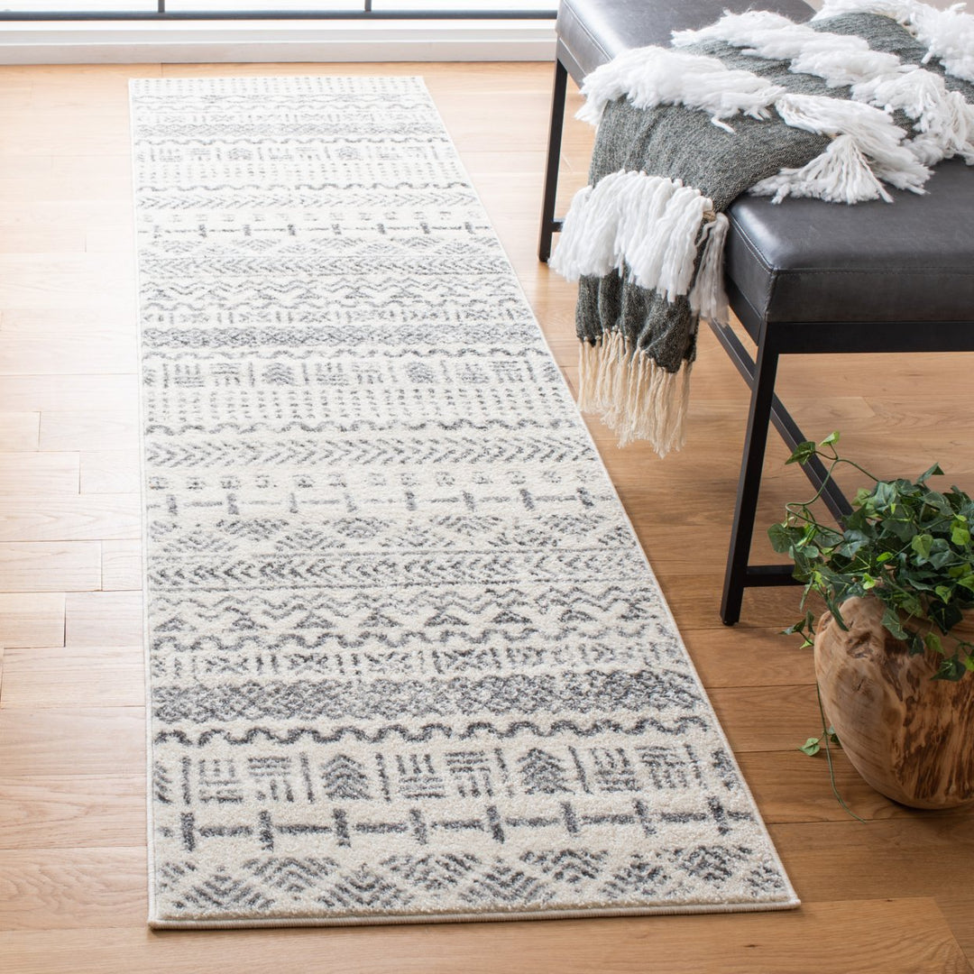 SAFAVIEH Tulum Collection TUL624A Ivory / Grey Rug Image 3