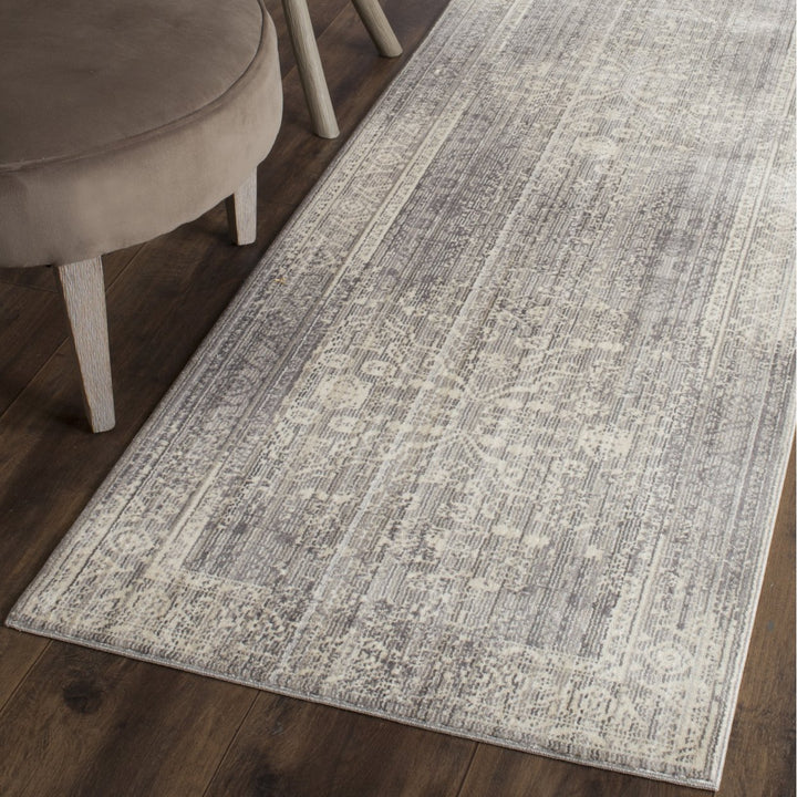 SAFAVIEH Valencia Collection VAL212A Mauve / Multi Rug Image 2