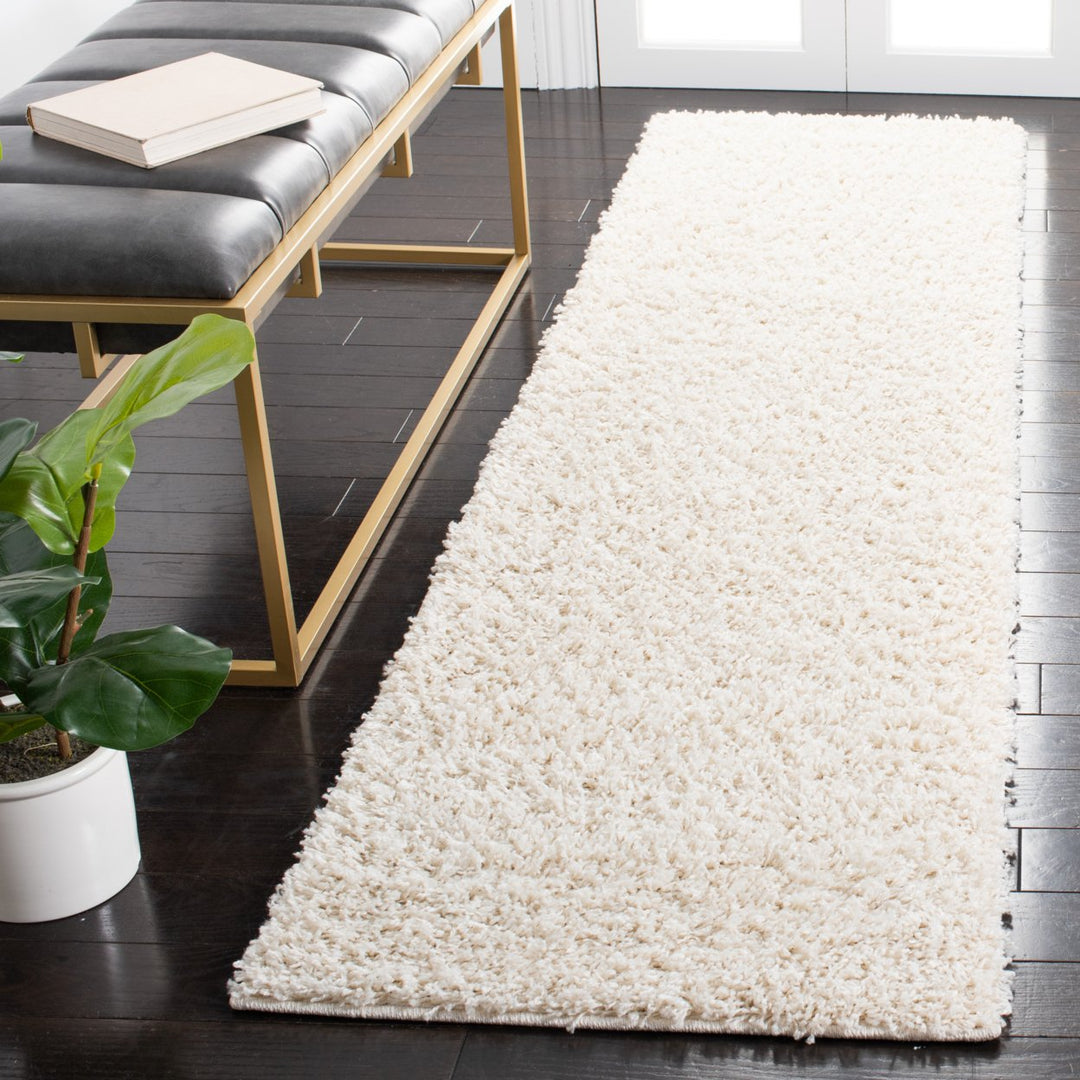 SAFAVIEH Venus Shag Collection VNS520A Ivory Rug Image 3