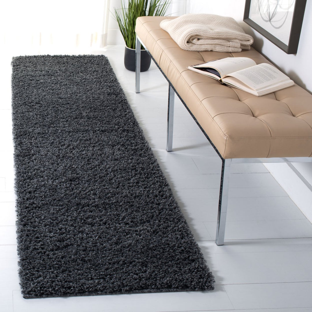 SAFAVIEH Venus Shag Collection VNS520H Dark Grey Rug Image 3