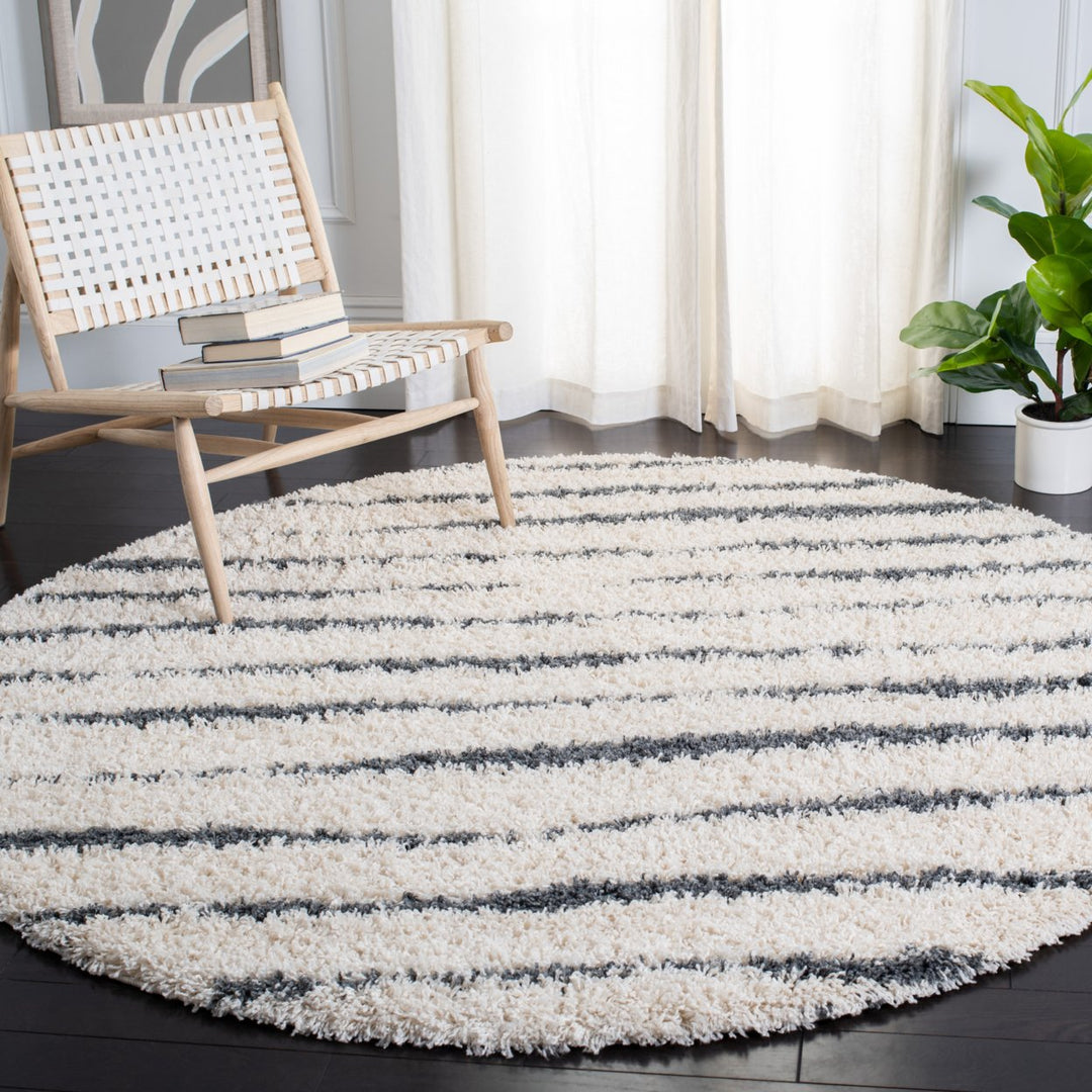 SAFAVIEH Venus Shag VNS603B Ivory / Dark Grey Rug Image 2