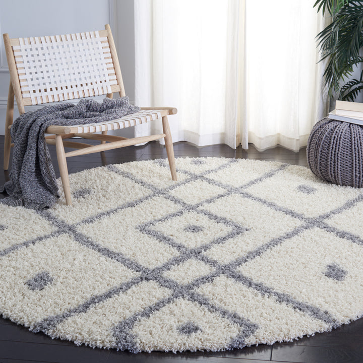 SAFAVIEH Venus Shag Collection VNS683A Ivory/Grey Rug Image 2