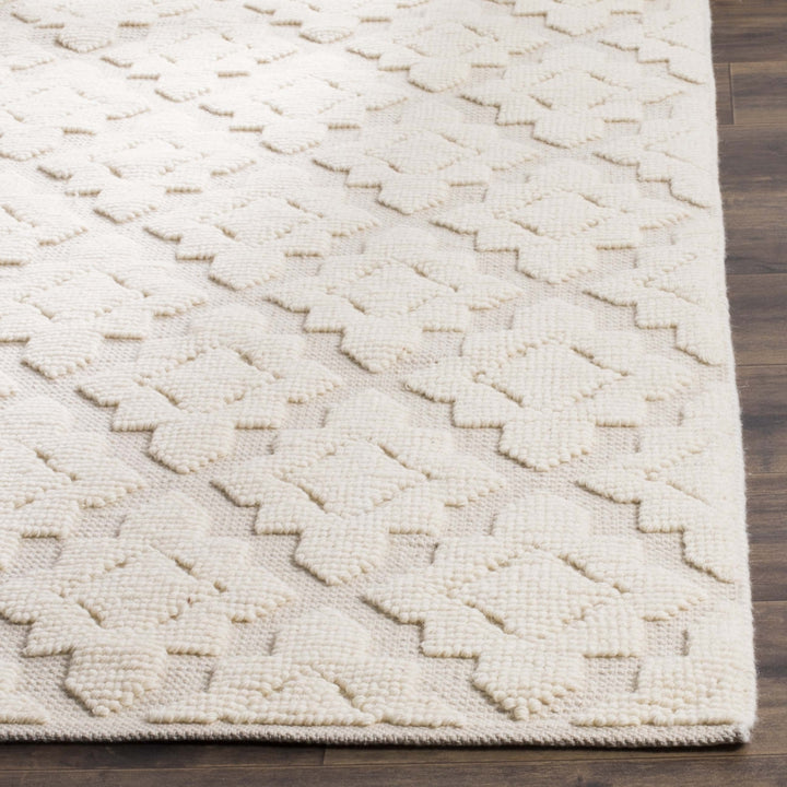 SAFAVIEH Vermont Collection VRM103A Handwoven Ivory Rug Image 4