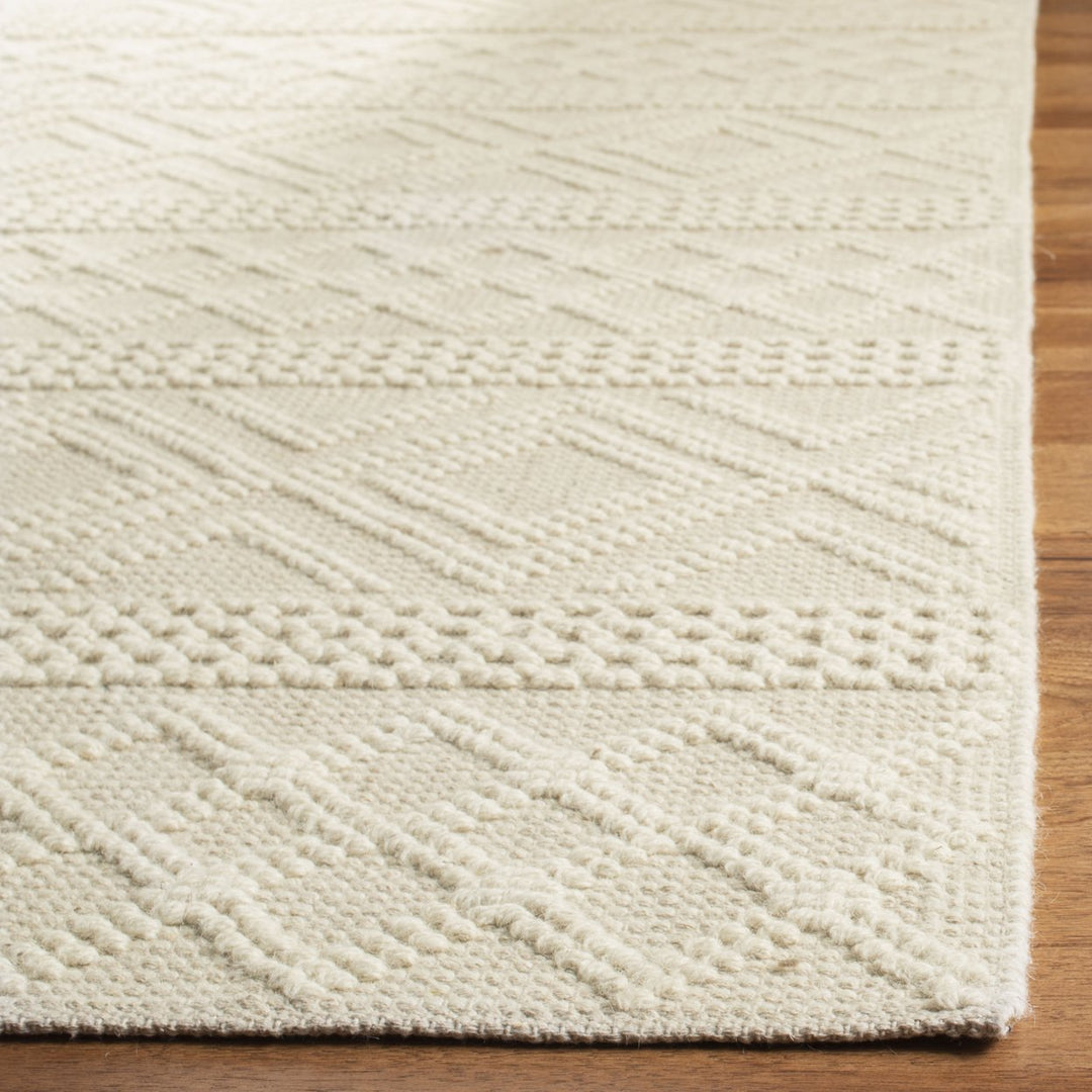 SAFAVIEH Vermont Collection VRM211A Handwoven Ivory Rug Image 10