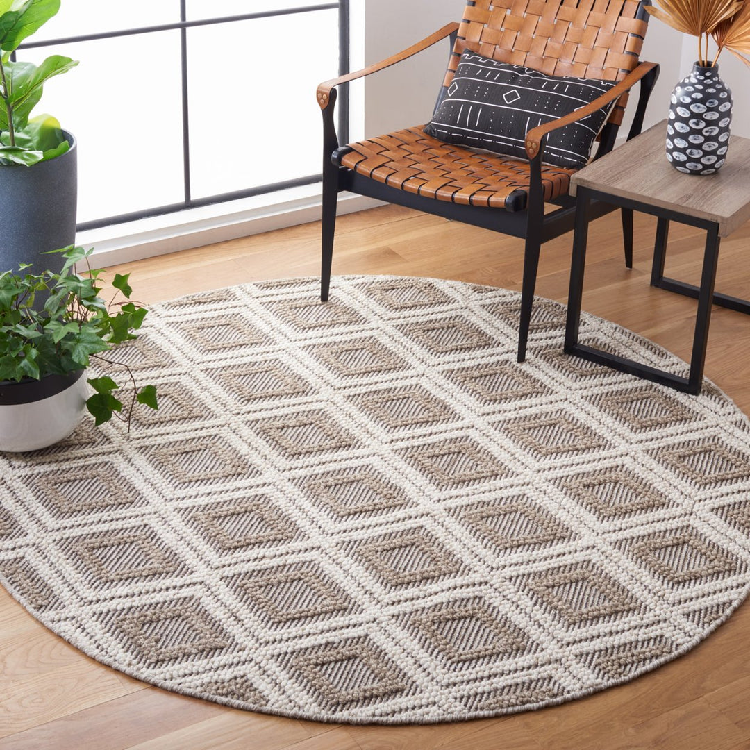 SAFAVIEH Vermont VRM212B Handwoven Beige / Ivory Rug Image 2