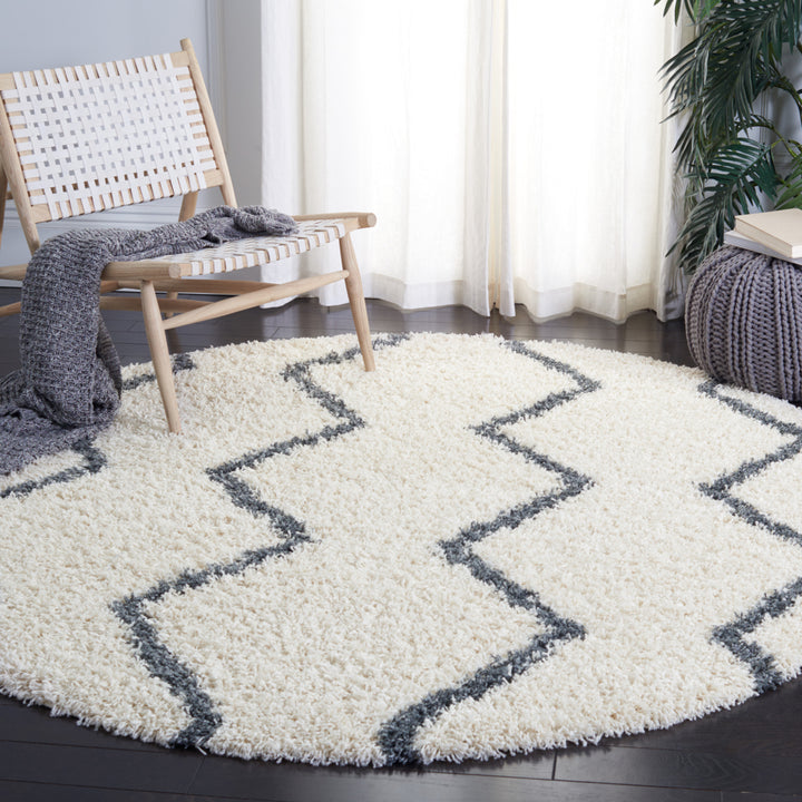 SAFAVIEH Venus Shag VNS680B Ivory / Dark Grey Rug Image 2