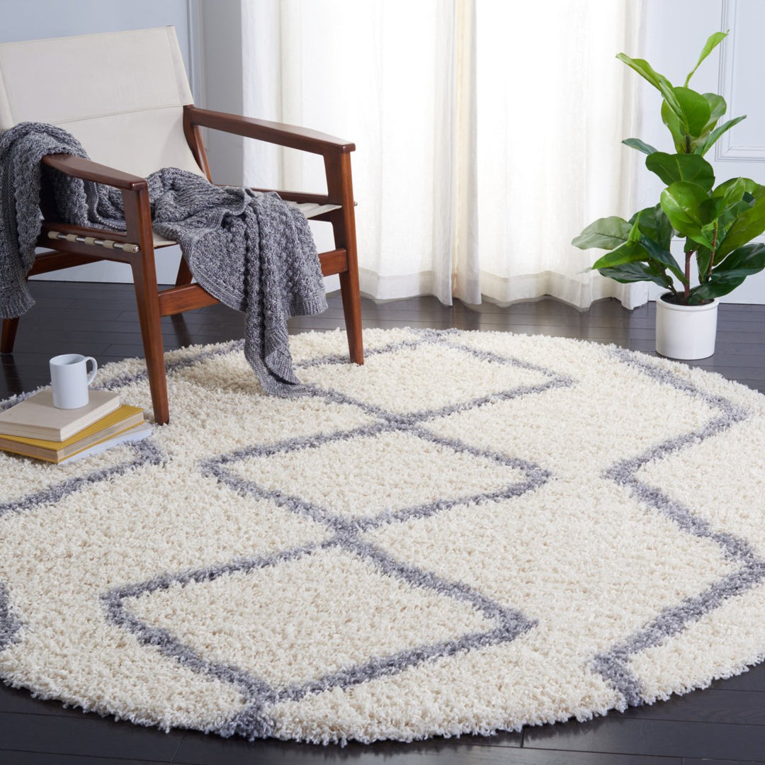 SAFAVIEH Venus Shag Collection VNS685A Ivory/Grey Rug Image 2