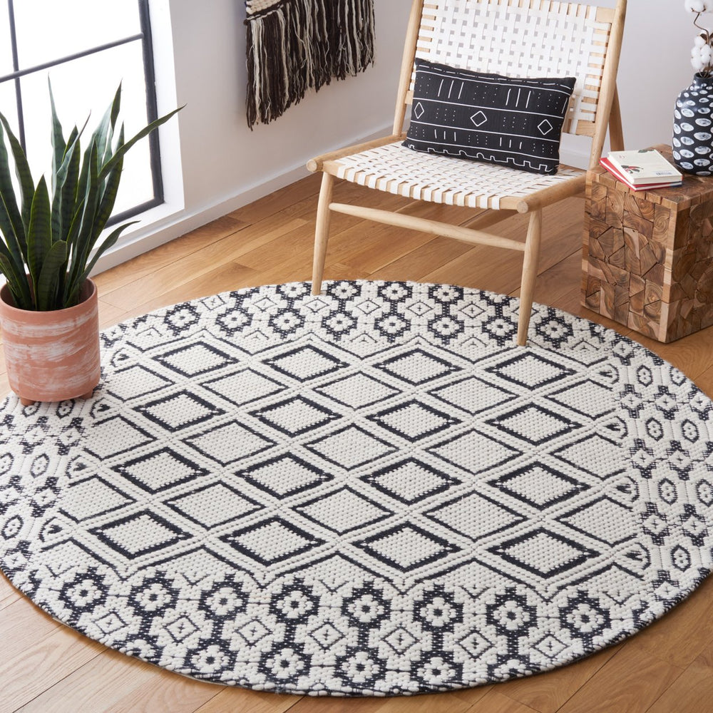 SAFAVIEH Vermont VRM151Z Handwoven Ivory / Black Rug Image 2