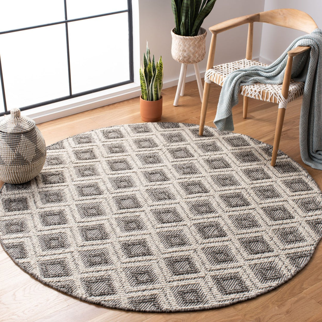 SAFAVIEH Vermont VRM212C Handwoven Grey / Ivory Rug Image 2