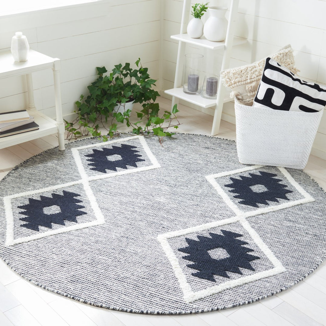 SAFAVIEH Vermont Collection VRM602H Black / Ivory Rug Image 2