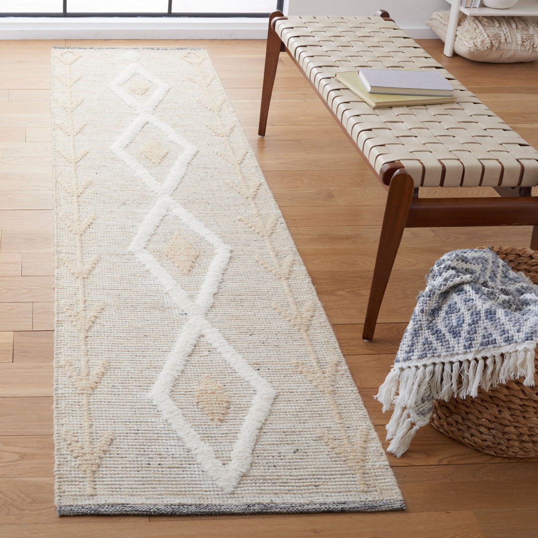 SAFAVIEH Vermont Collection VRM601D Gold / Ivory Rug Image 3