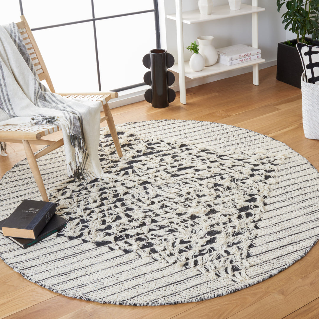 SAFAVIEH Vermont VRM502A Handwoven Ivory / Black Rug Image 2