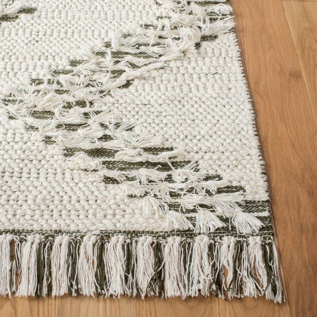 SAFAVIEH Vermont VRM501A Handwoven Ivory / Green Rug Image 5