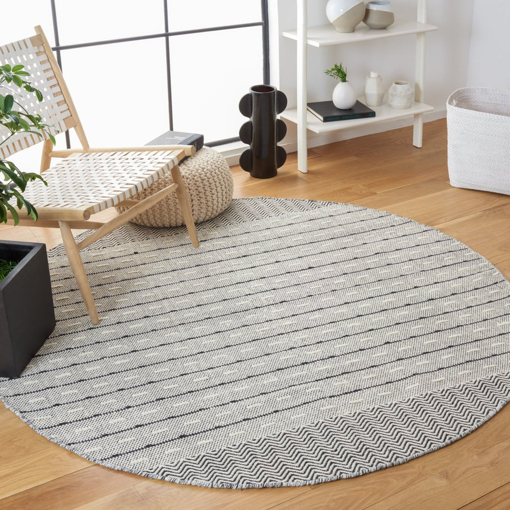 SAFAVIEH Vermont VRM504A Handwoven Ivory / Black Rug Image 2