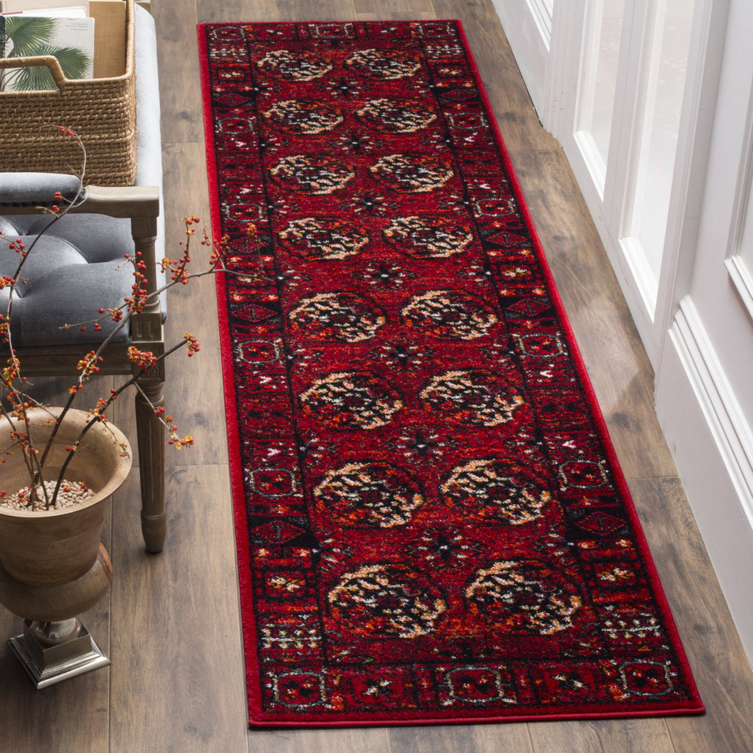 SAFAVIEH Vintage Hamadan VTH212A Red / Multi Rug Image 3