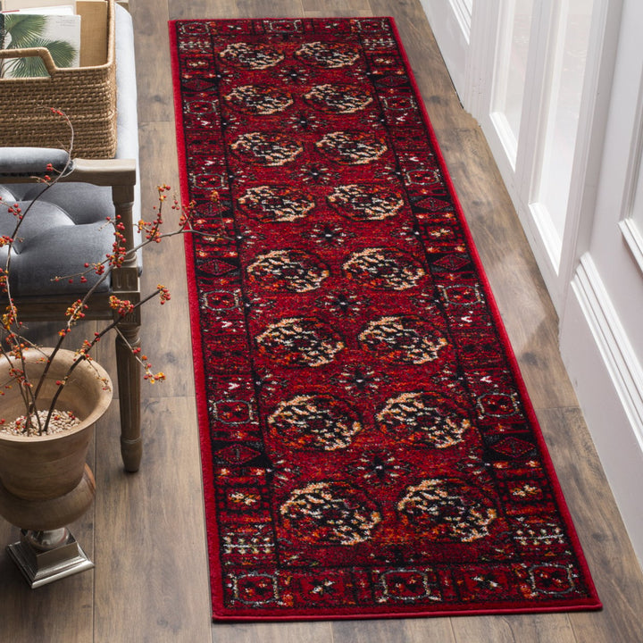 SAFAVIEH Vintage Hamadan VTH212A Red / Multi Rug Image 3